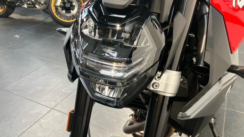 BMW F900 R